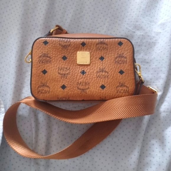 MCM Camera Bag custom detailed - Picture 9 of 13